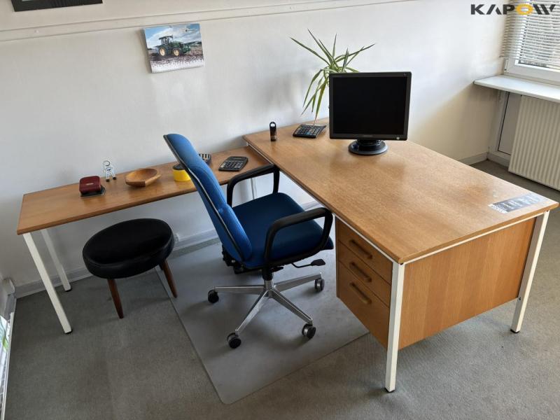 Office desk and equipment 3