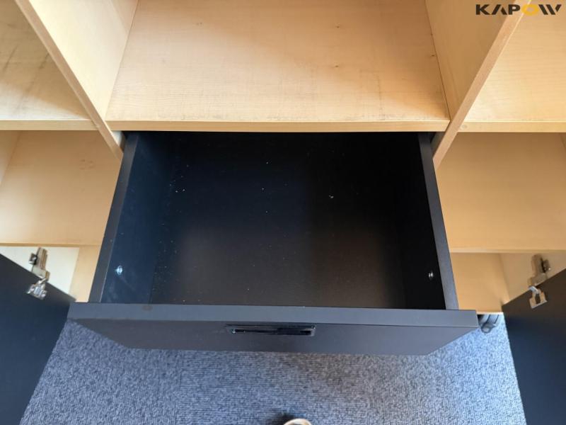 Office furniture 21