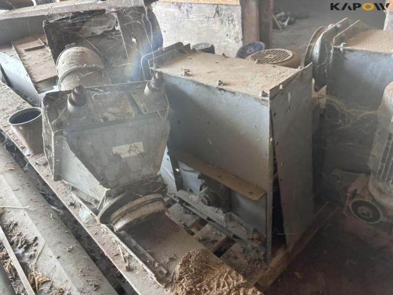 Grain transport equipment 32