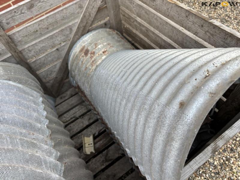 Grain drying channels 11