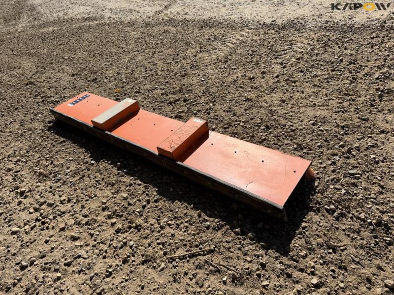 Brush for pallet forks 5