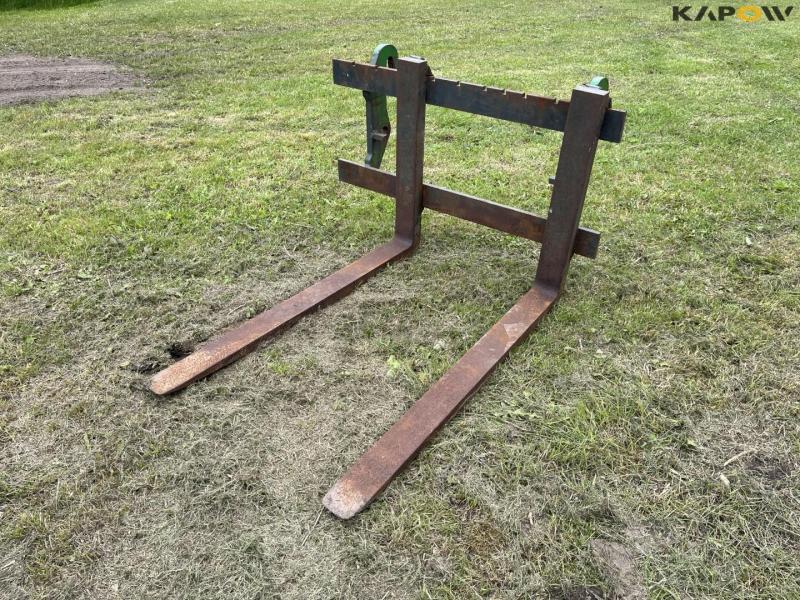 Kramer pallet forks 1