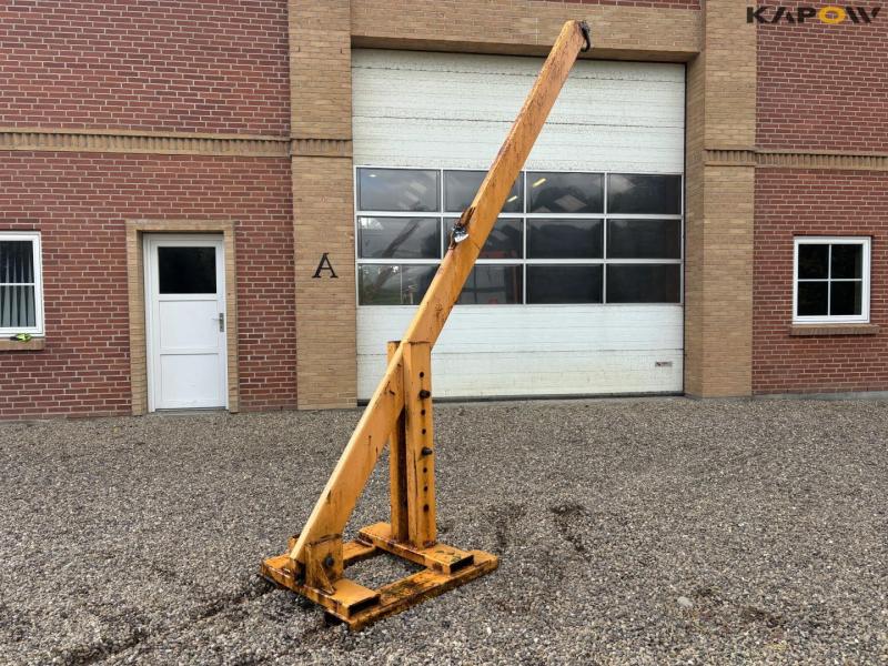 Crane for pallet forks 1