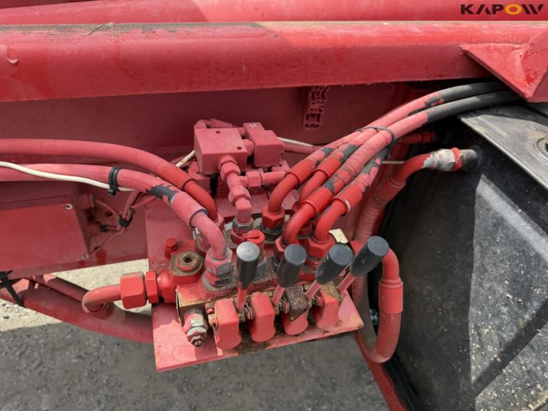 Hooklift truck 12