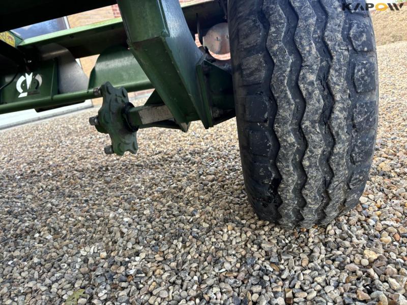 Krone BC101-30 bale wagon 14