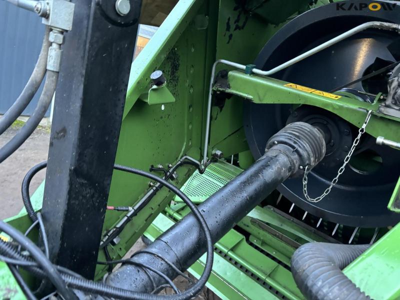 Krone Big Pack 4X4 baler with bale trailer 87