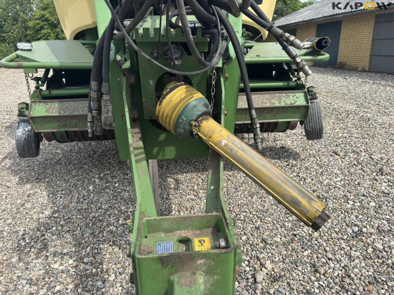 Krone BigPack 890 XC baler 10