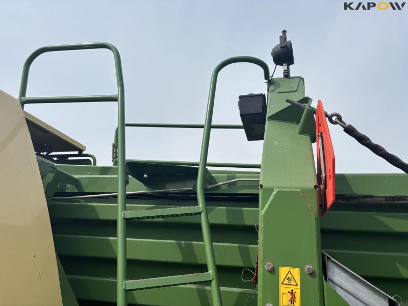 Krone BigPack 890 XC baler 58