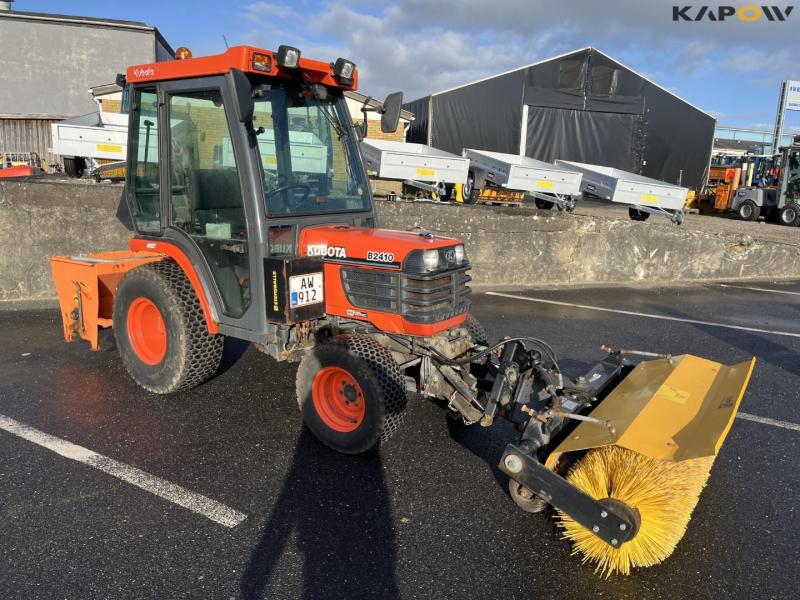 Kubota B2410 compact tractor with sweeper and salt spreader 3