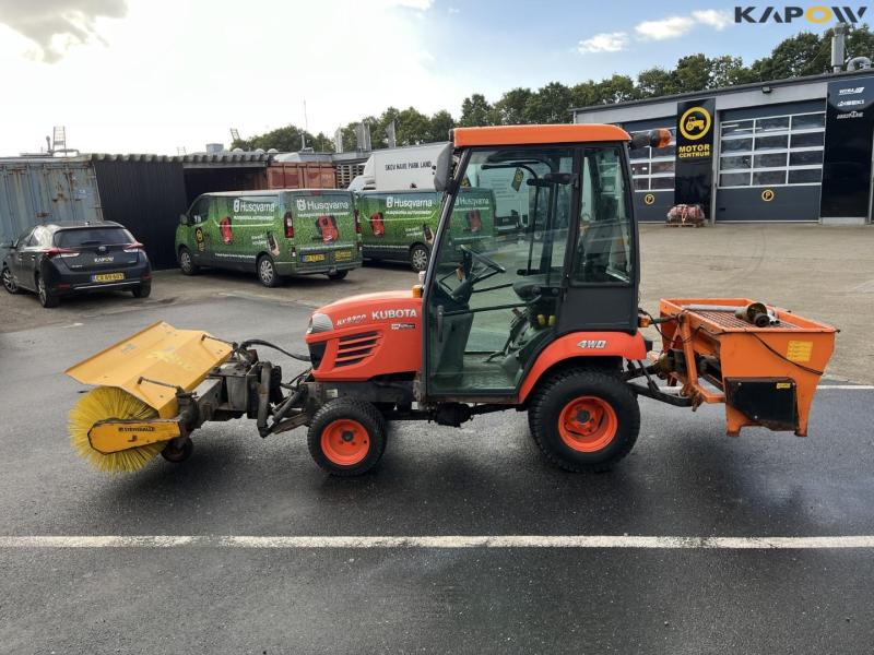 Kubota BX 2350 compact tractor with sweeper and salt spreader 8