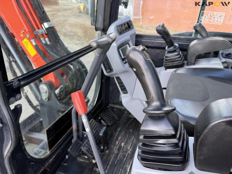 Kubota KX042-4 mini excavator 31