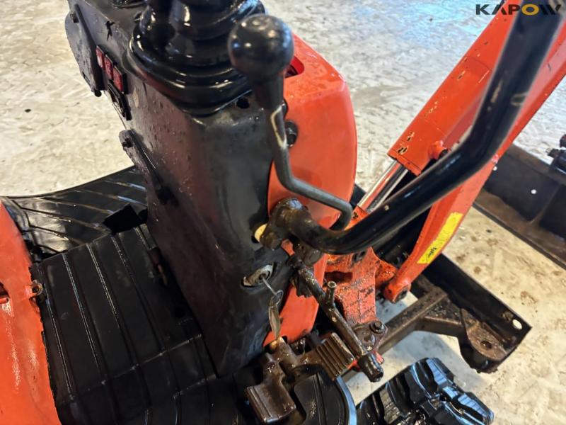 Kubota mini excavator with 4 buckets 28