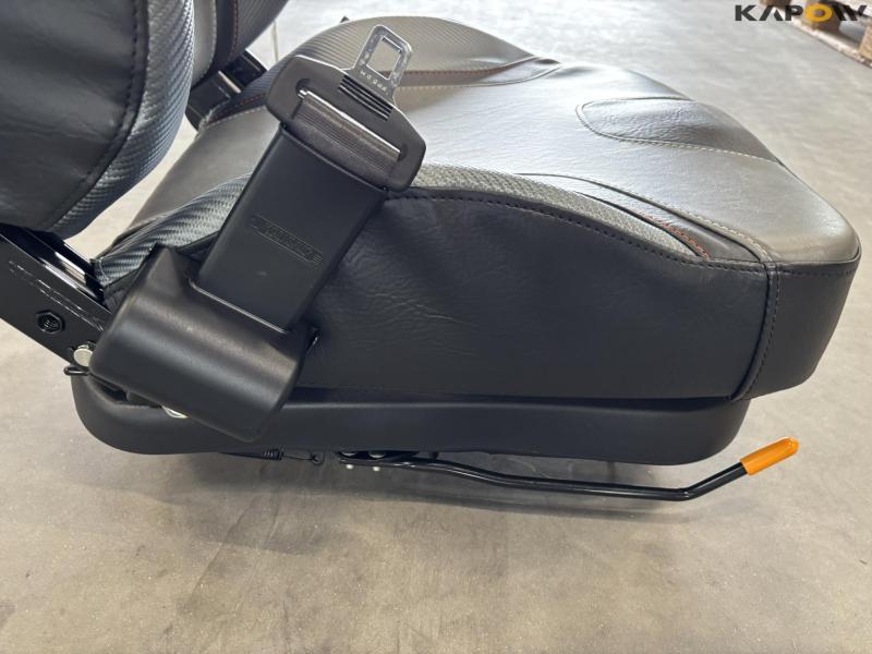 Kubota seat with armrests - new 15