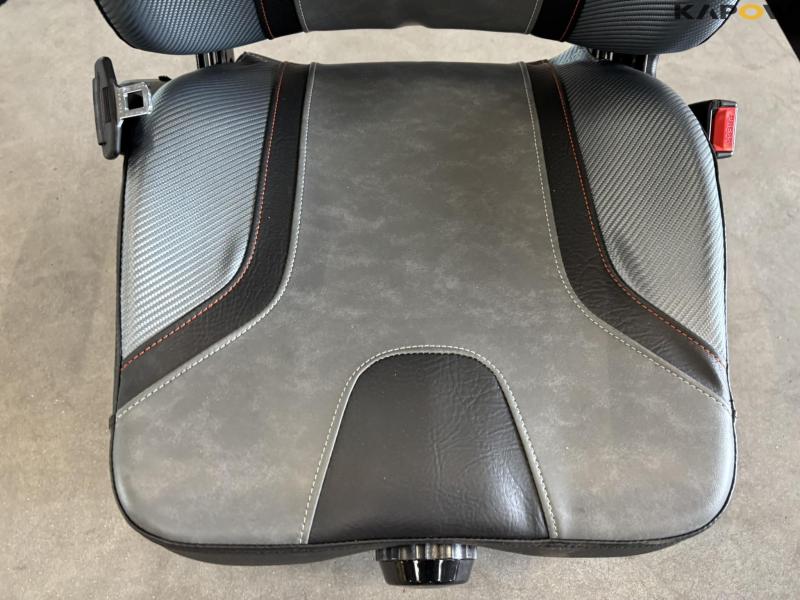 Kubota seat with armrests - new 9