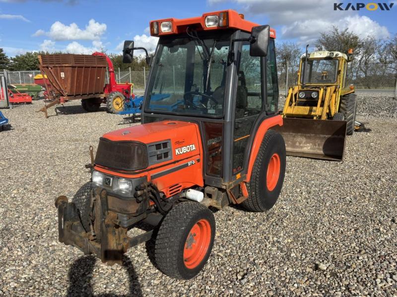 Kubota ST-30 C compact tractor 1