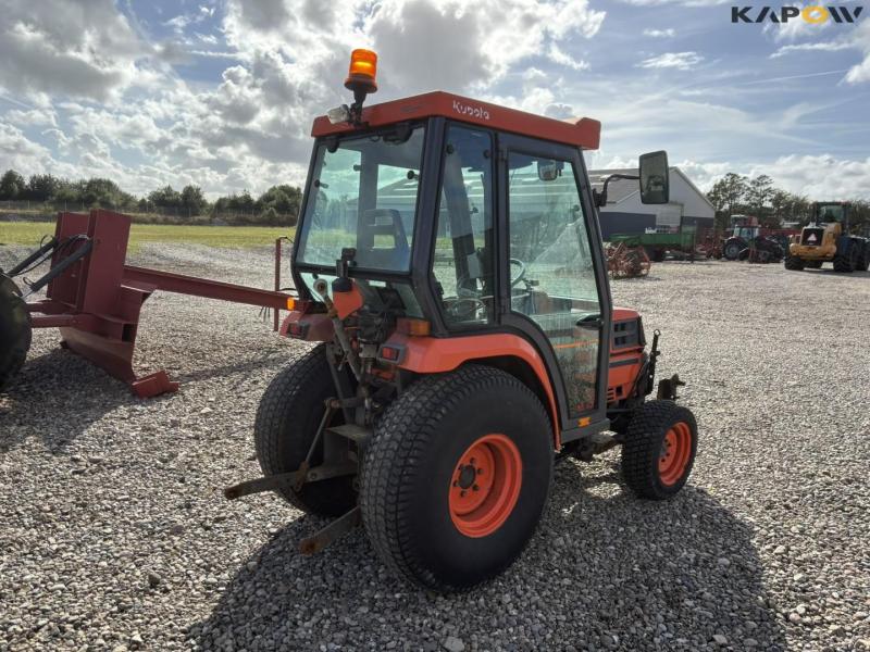 Kubota ST-30 C compact tractor 5
