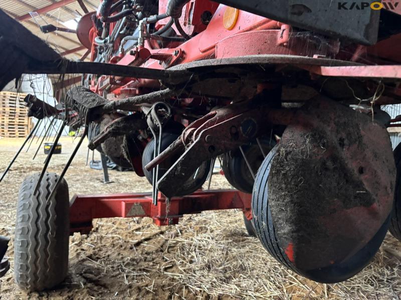 Kuhn GF 13012 DigiDrive tedder 35