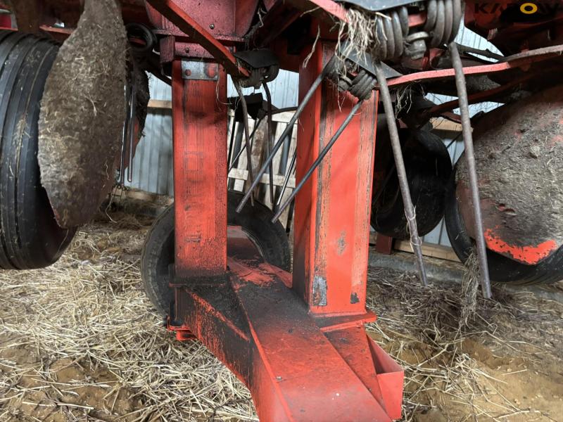 Kuhn GF 13012 DigiDrive tedder 45