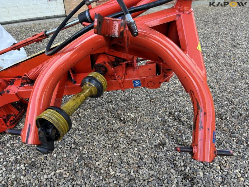 Kuhn GMD55 disc mower 13