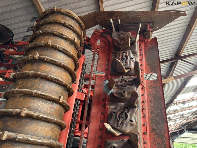 Kuhn HR6004 + TF1500 power harrow seeding set 24
