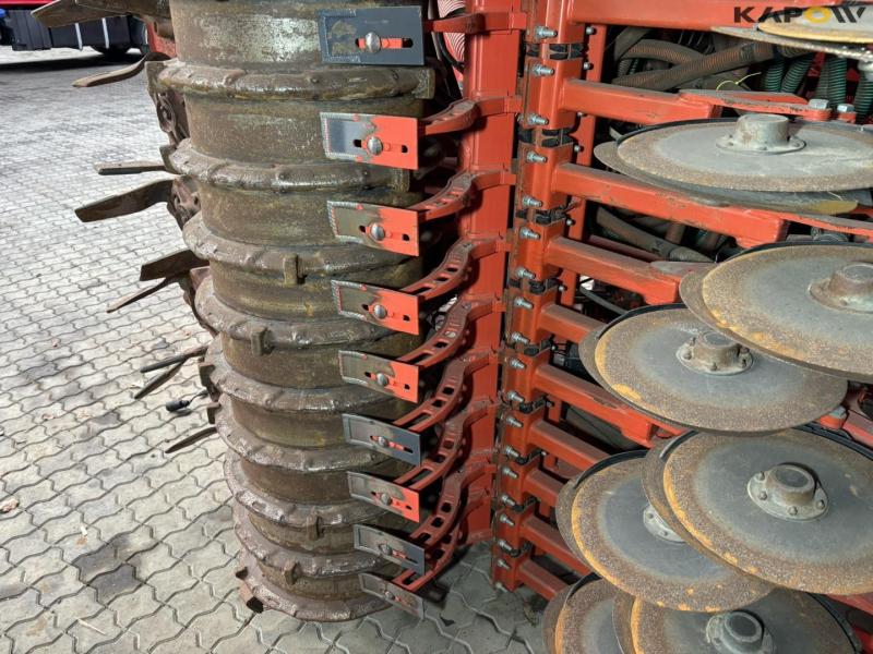 Kuhn HR6004 + TF1500 power harrow seeding set 41