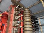 Kuhn HR6004 + TF1500 power harrow seeding set 43