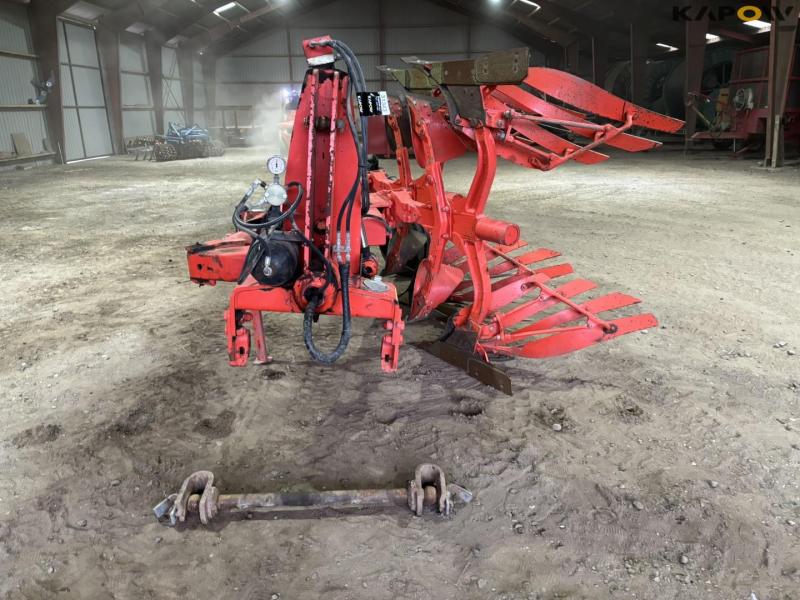 Kuhn multi-master 152 AV 2 furrow front plough 2