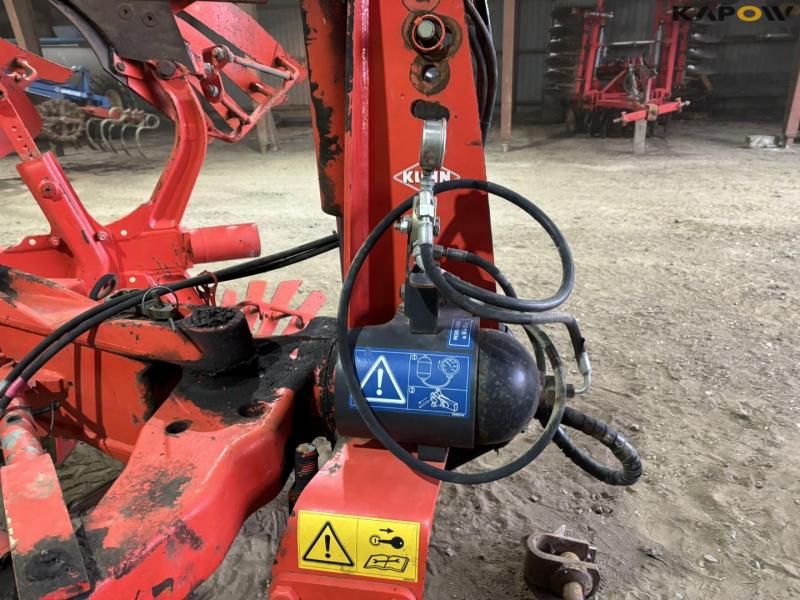 Kuhn multi-master 152 AV 2 furrow front plough 14