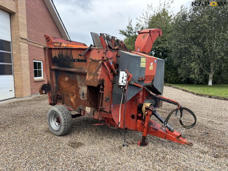 Kuhn PI 3560 straw chopper 3