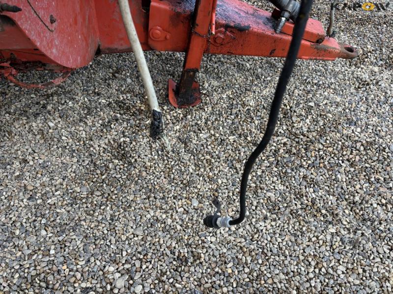 Kuhn PI 3560 straw chopper 17