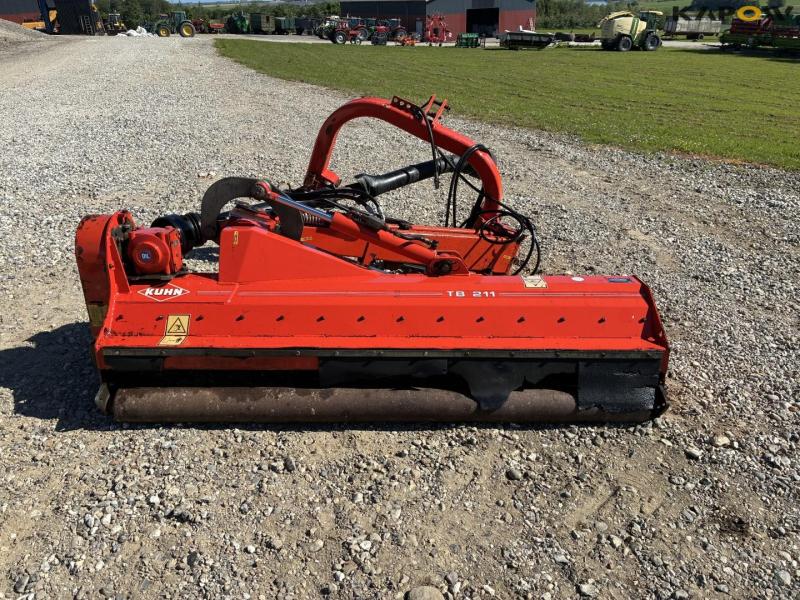 Kuhn TB211 flail mower 4