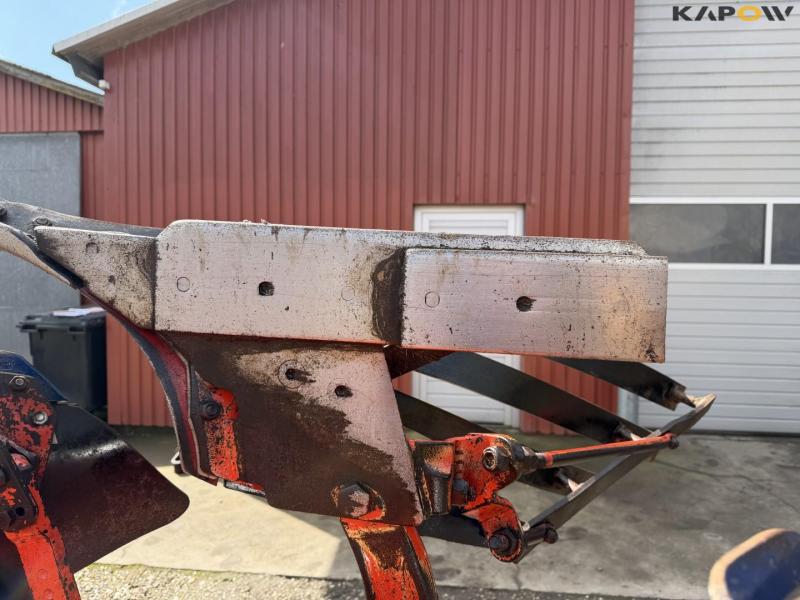Kuhn Vari-Master 151 5 furrow plough 24