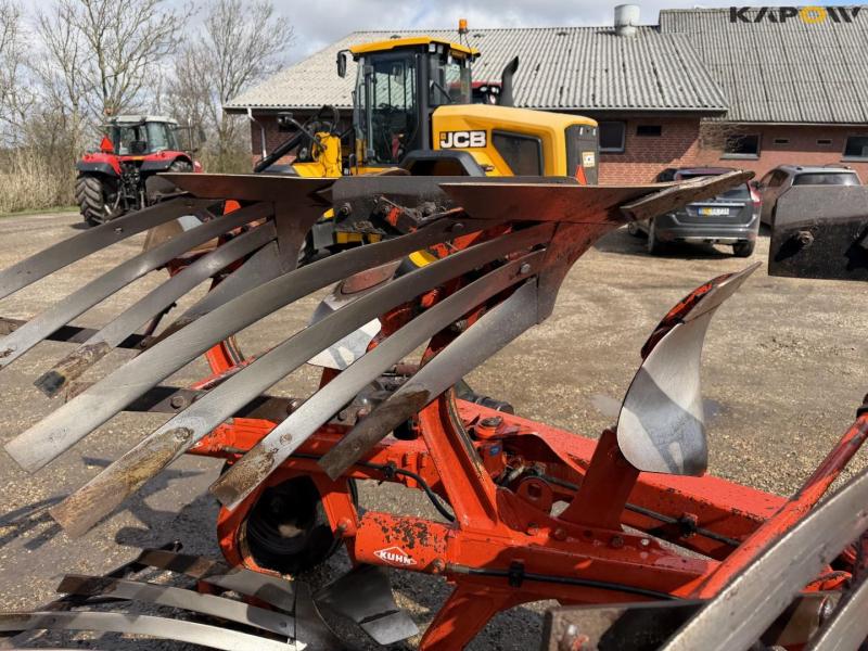 Kuhn Vari-Master 151 5 furrow plough 43