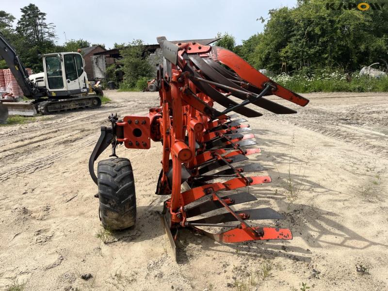 Kuhn Vari-Master 151 5 furrow reversible plough 6