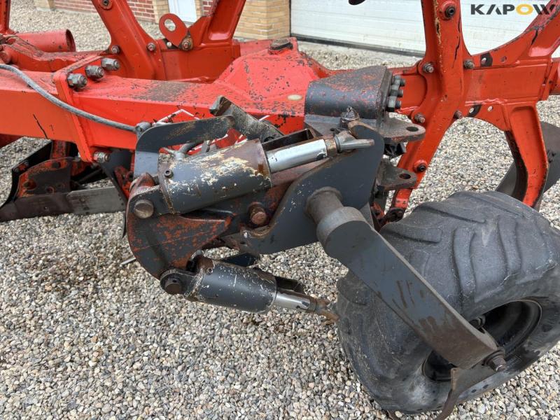 Kuhn Vari-Master 152 5 furrow plough 40