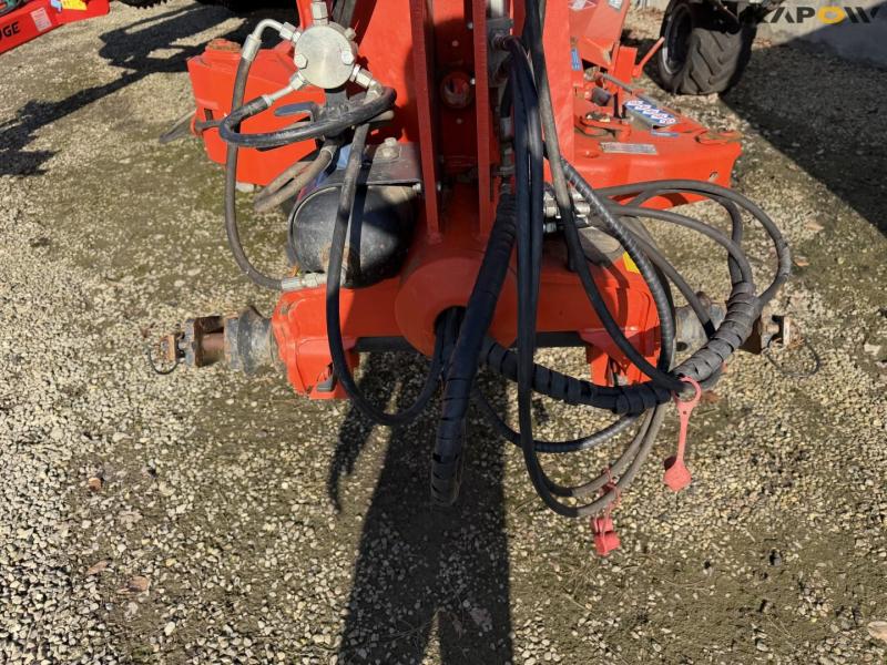 Kuhn Vari-Master 153 plow 28