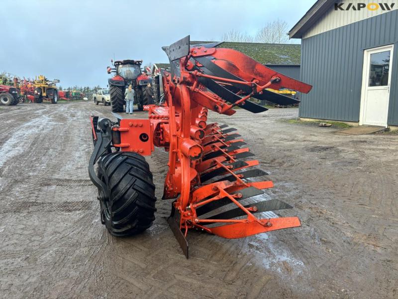 Kuhn Vari-Master 183 6-furrow plough 6