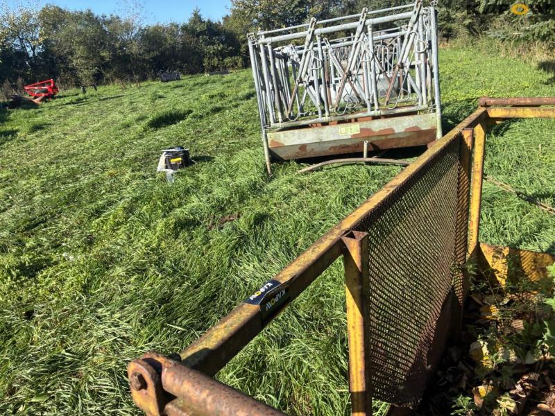 Basket for pallet forks 16