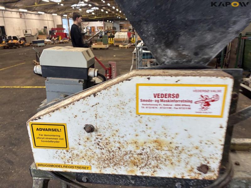 Grinder with stand 11