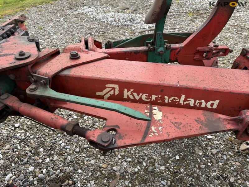 Kverneland 100-30 7 furrow reversible plough 26