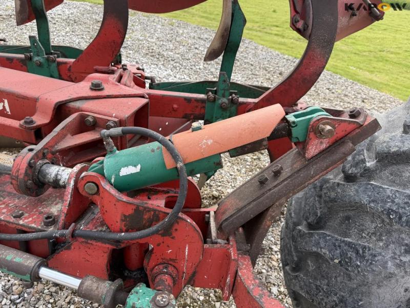 Kverneland 100-30 7 furrow reversible plough 29