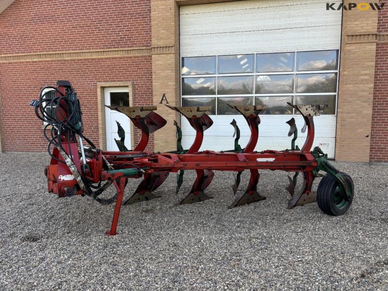 Kverneland 4-furrow EG85 reversible plow 8
