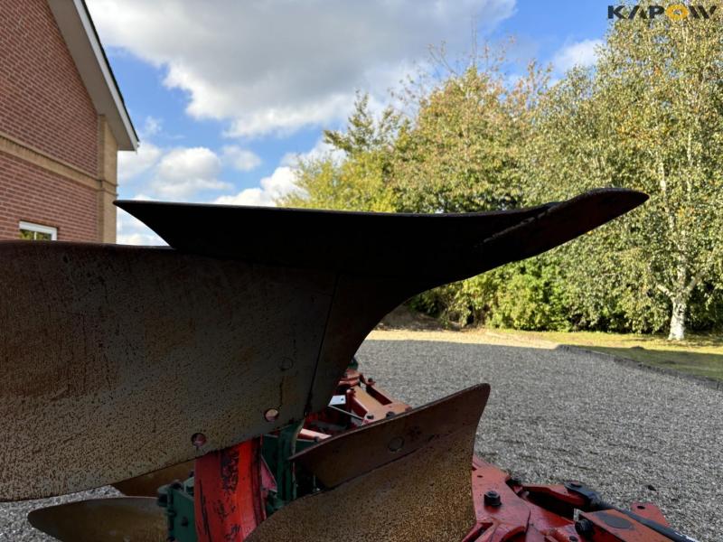 Kverneland 4-furrow EG85 reversible plow 43