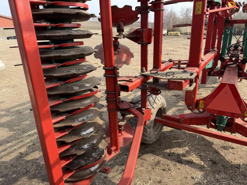 Kverneland CTC stubble harrow 37