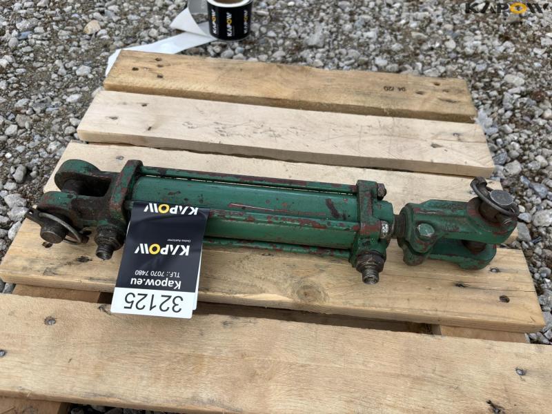 Kverneland cylinder for furrow adjustment 4