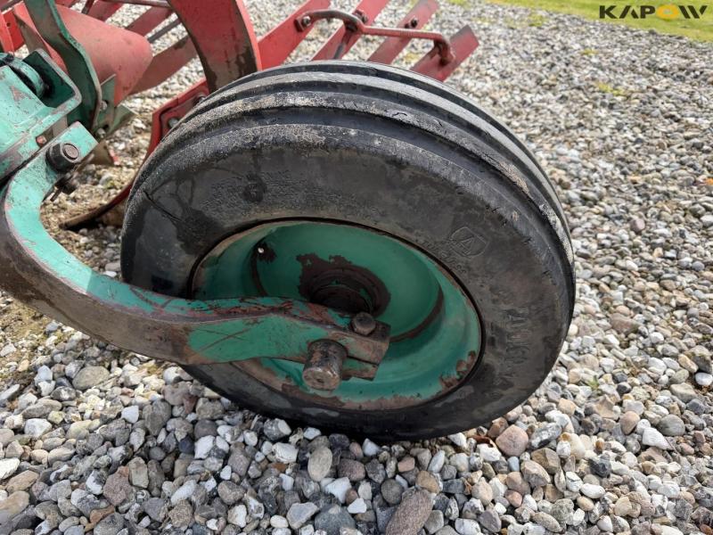 Kverneland EG100 furrow plough 48