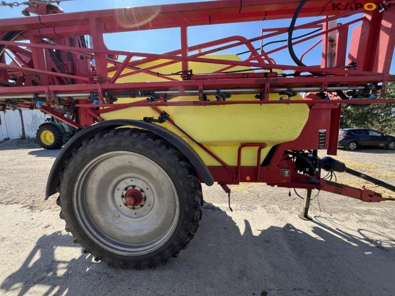 Kverneland Ikarus A 38 trailer sprayer 4