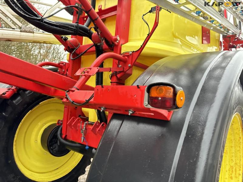 Kverneland IXtrack C60 sprayer 67