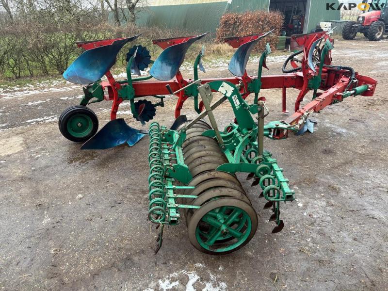 Kverneland LD 100 reversible plow with Packomat S  5