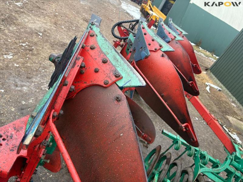 Kverneland LD 100 reversible plow with Packomat S  12